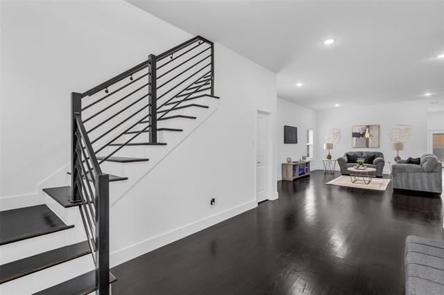 Building Photo - 407 Dubois Ave