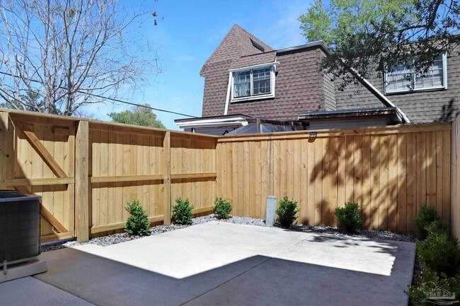 Building Photo - 2106 Schwab Ct