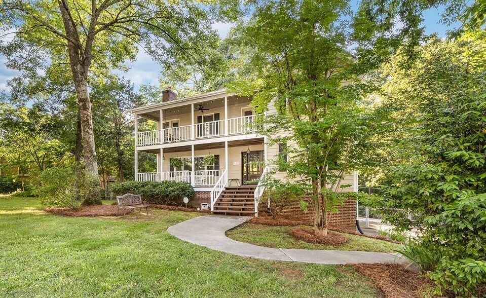 Building Photo - 552 Blue Rock Dr