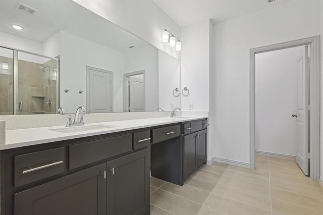 Building Photo - 517 Parkside Dr