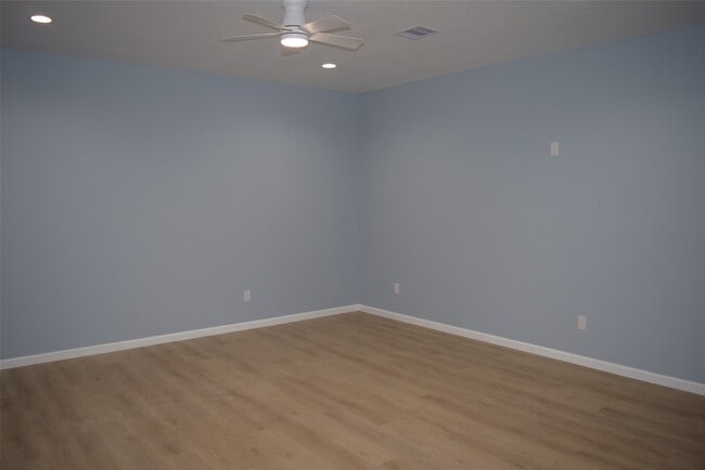 Building Photo - 331 Tite St
