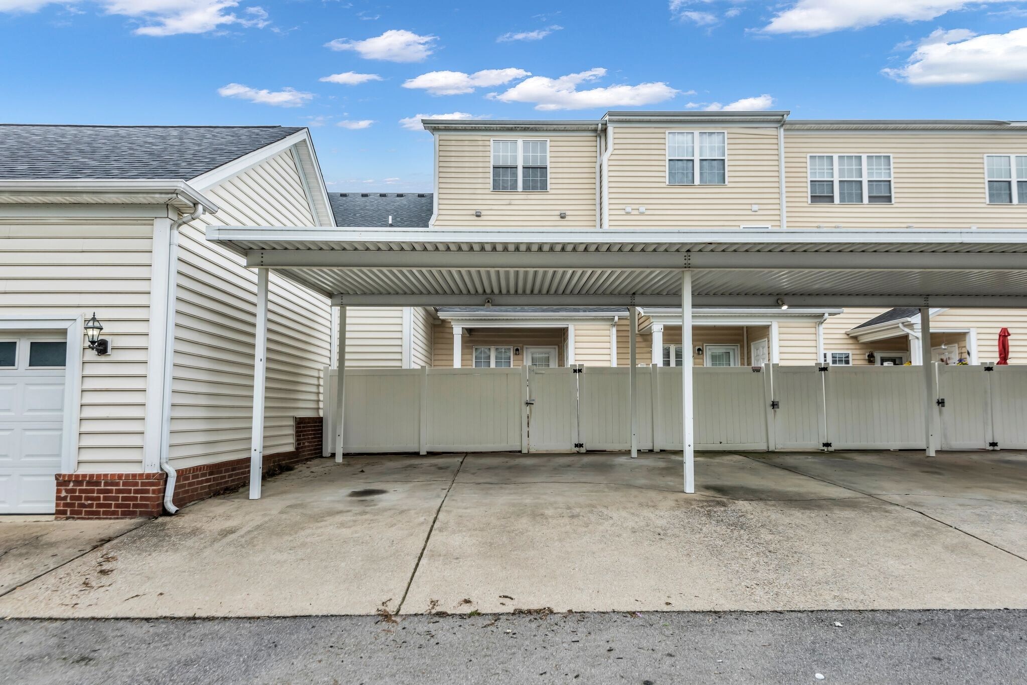 Building Photo - 4316 Summercrest Blvd