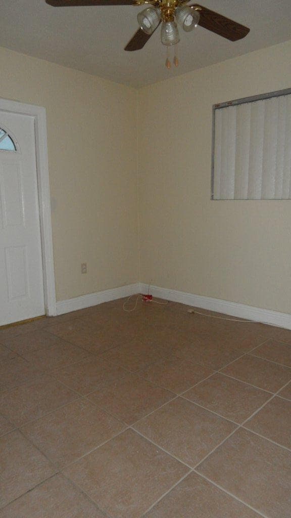 Building Photo - 700 N 70th Ave