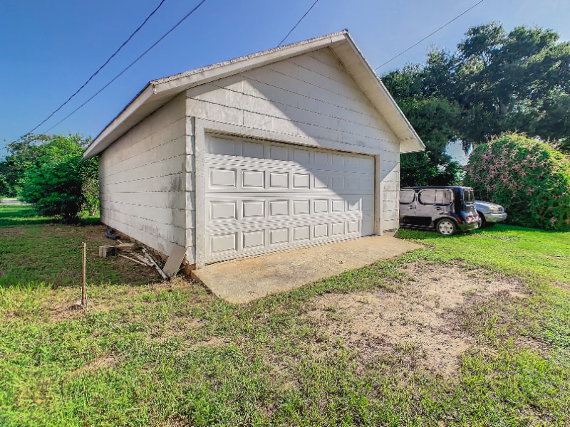 Building Photo - 308 W Smith Ave