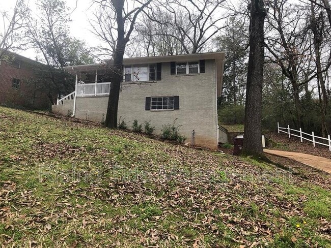 Building Photo - 3011 Devon Rd
