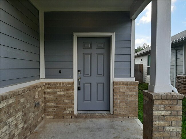 Building Photo - 16568 Moss Ln