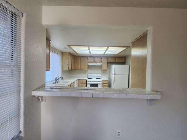 Building Photo - Great Location in Green Valley