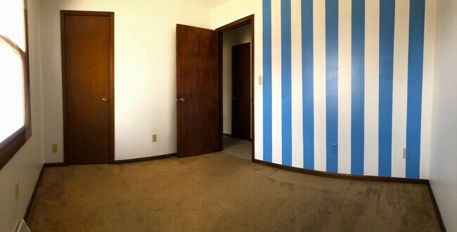 Building Photo - 4-Bed 2-Bath House in Cedar Falls