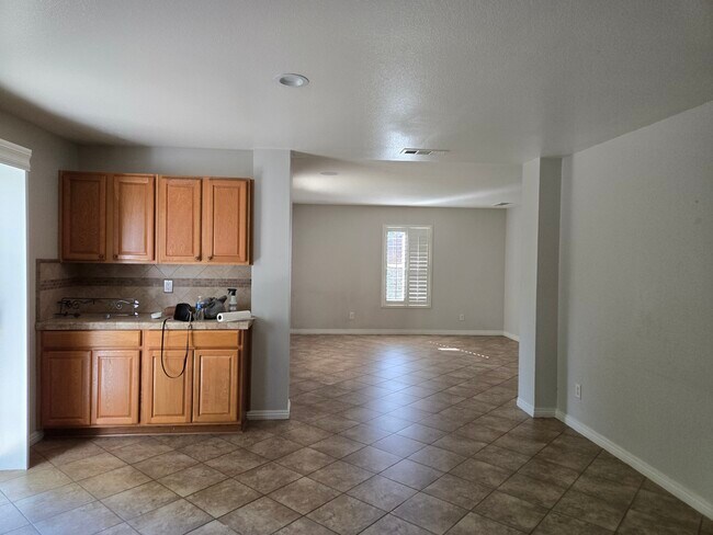 Building Photo - 40429 Maravilla Dr