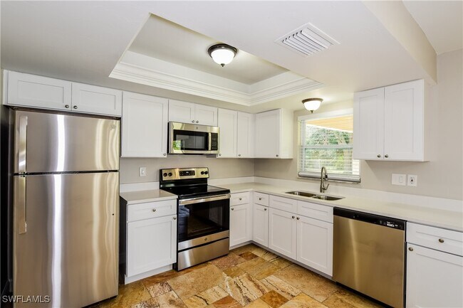 Building Photo - 1326 SW 10th Pl
