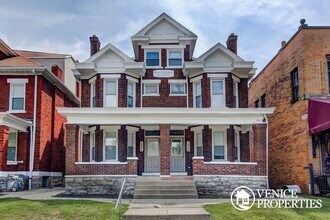 Building Photo - 4 Bedroom on OSU Campus