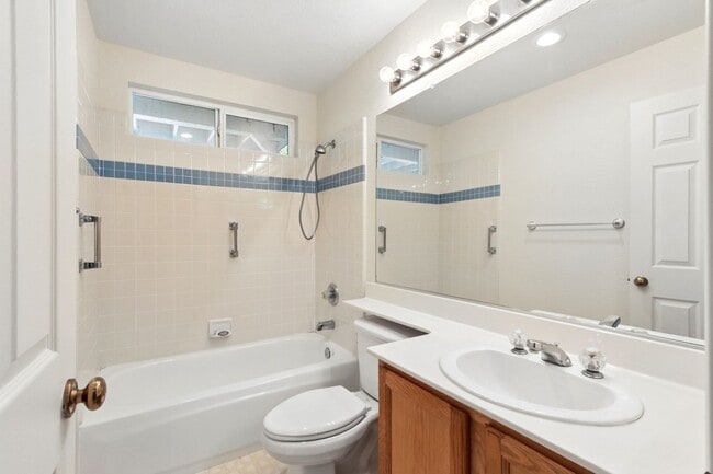 Building Photo - 3 Bedroom in Mace Ranch