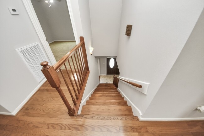 Building Photo - 20626 Chestnut Hills Dr