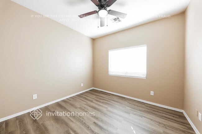 Building Photo - 7005 S 21st Dr