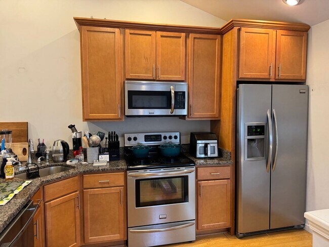 Building Photo - 516 Borden Rd