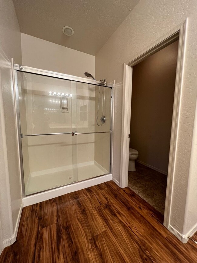 Building Photo - MOVE IN SPECIAL ~ 4 Bedroom in Stoneridge,...
