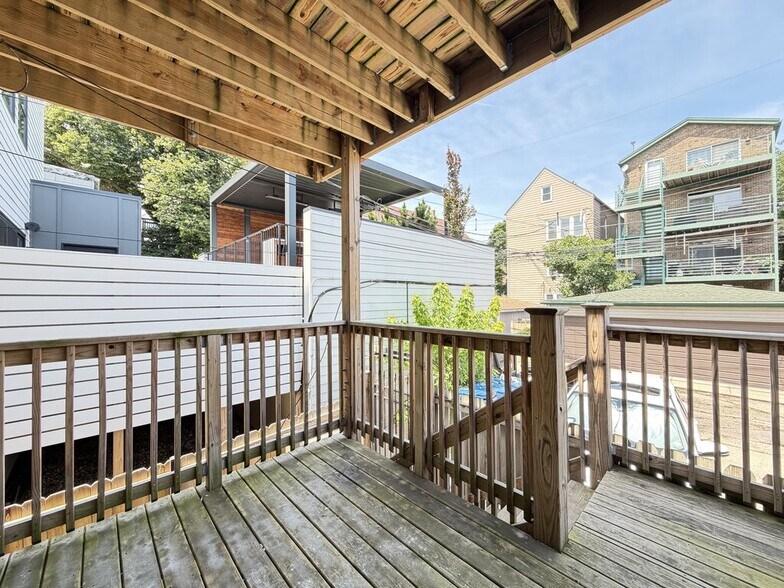 Building Photo - 2236 W Belden Ave