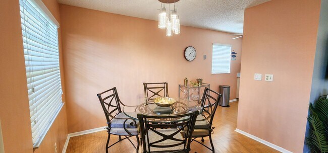 Building Photo - Coming Soon! Beautifully furnished 1 bedroom 1.5 bath condo