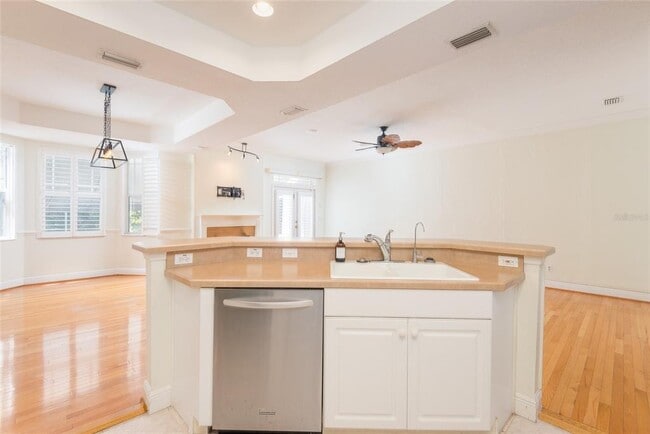 Building Photo - 2876 Bayshore Trails Dr