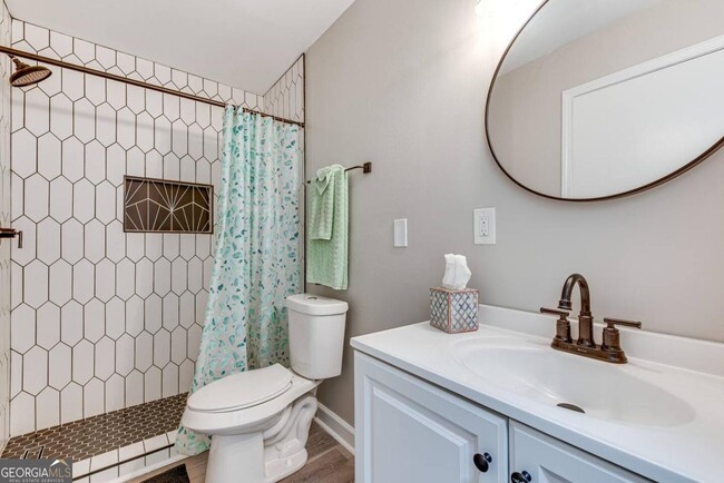 Building Photo - 6385 Lobelia Rd SW