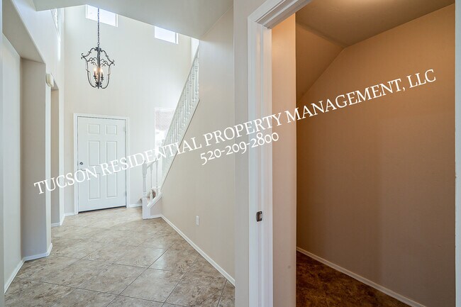Building Photo - 6012 S Meadow Breeze Dr