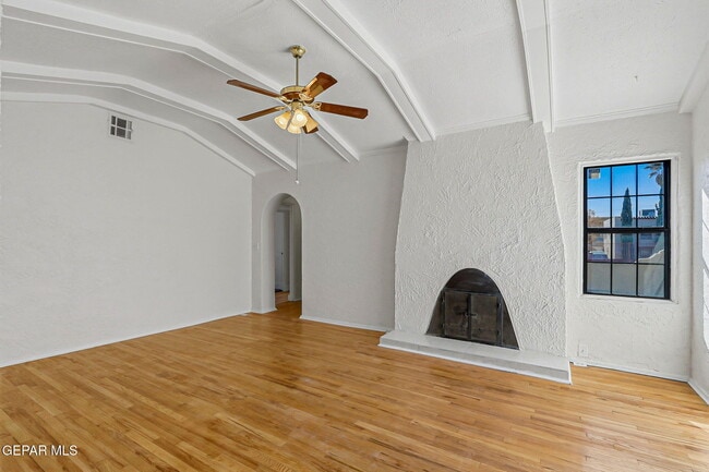 Building Photo - 3249 Lebanon Ave