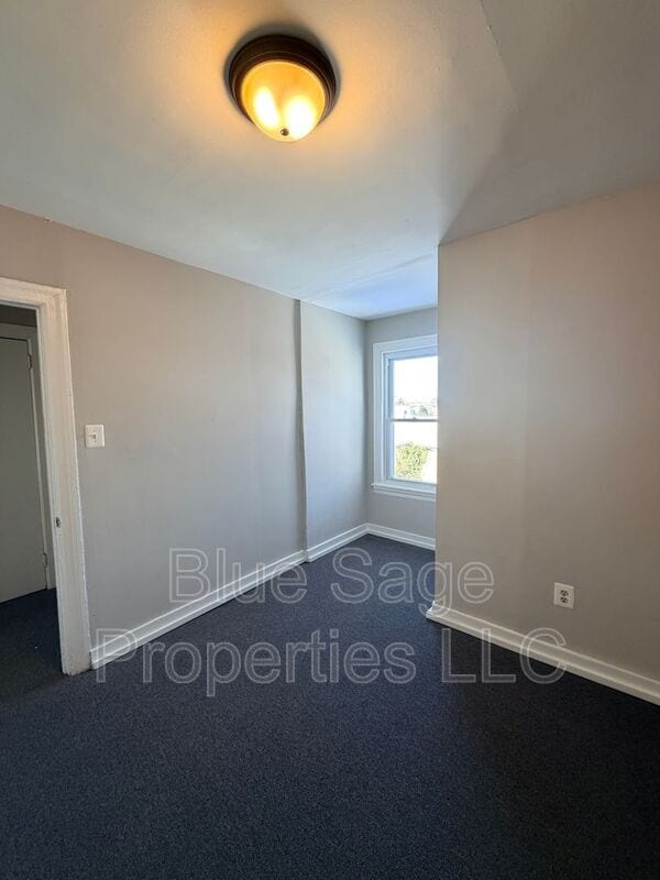 Building Photo - 425 Pusey Ave