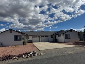 Building Photo - 7025 E Thrush Ln