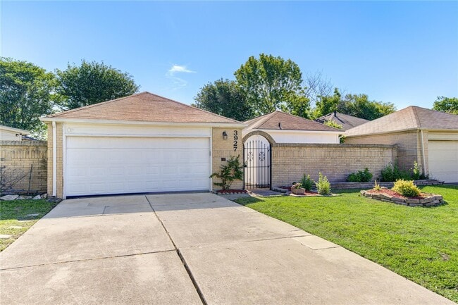 Primary Photo - 3927 Summit Valley Dr