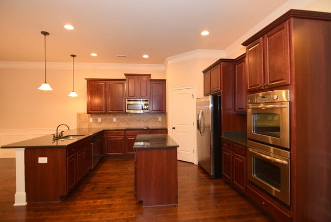 Building Photo - Huge 5 Bed/4 Bath Home Near Ft. Gordon