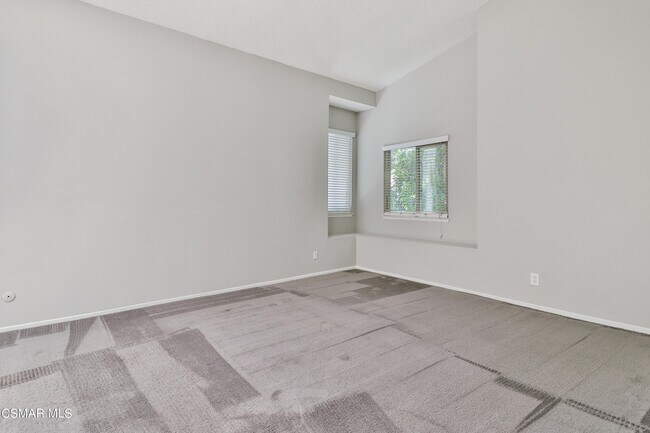 Building Photo - 3162 Darby St