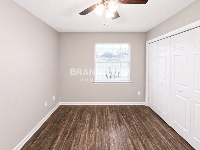 Building Photo - 11067 Barbizon Cir W