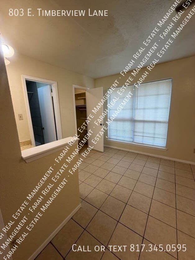 Building Photo - 803 E Timberview Ln