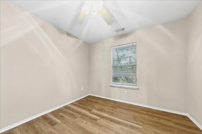 Building Photo - 11411 Seven Sisters Dr