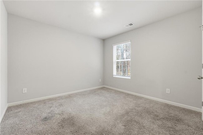 Building Photo - 6615 Bluffview Dr