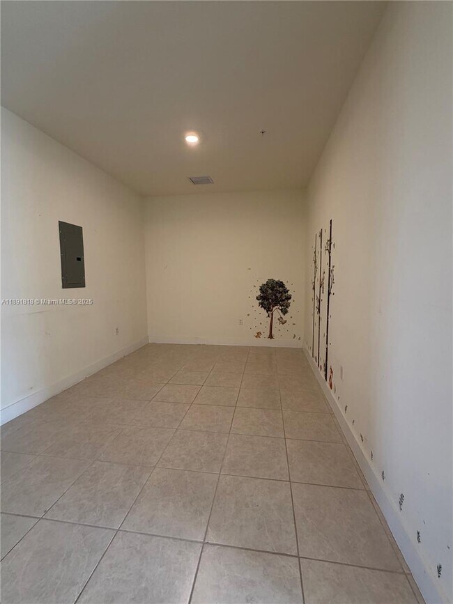 Building Photo - 7915 NW 104th Ave