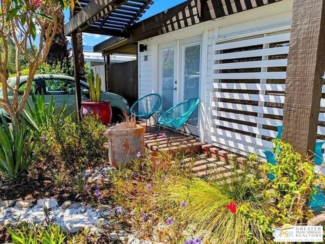 Building Photo - 20 Vía Valverde