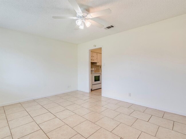 Building Photo - 3404 Willowrun Cove