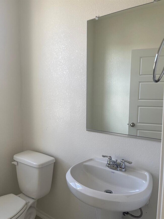 Building Photo - 12620 Anthology St