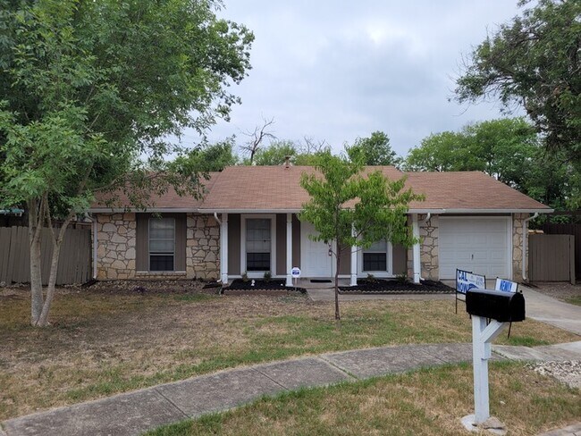 Primary Photo - 7006 Glen Grove San Antonio TX 78239