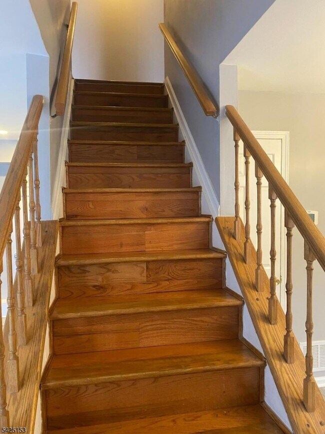 Building Photo - 7 Rutgers Dr