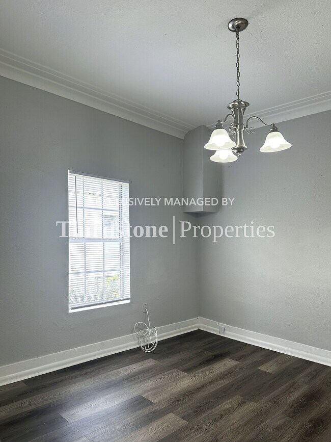Building Photo - 1474 Windle St