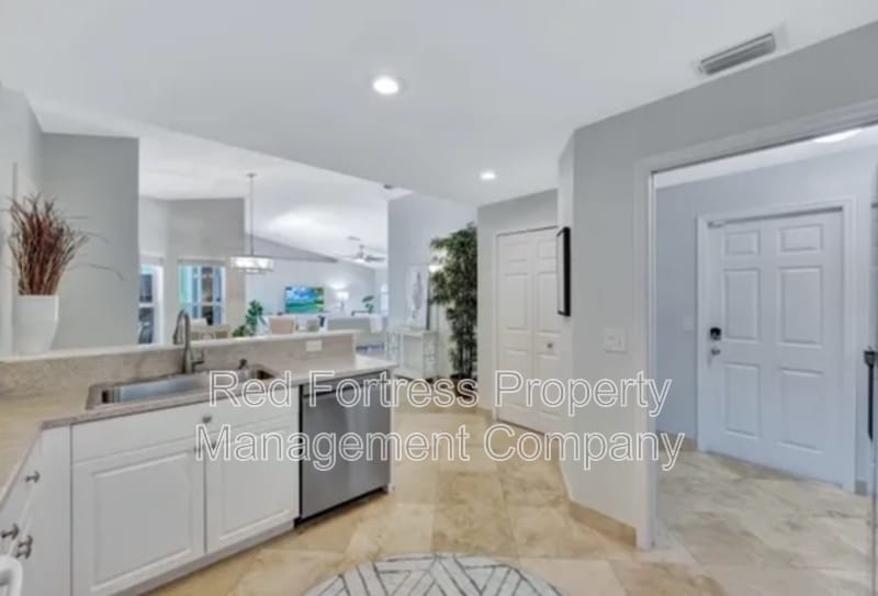 Building Photo - 11499 Forest Mere Dr