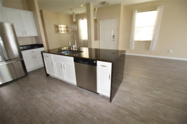 Building Photo - 1570 Scarlet Oak Loop