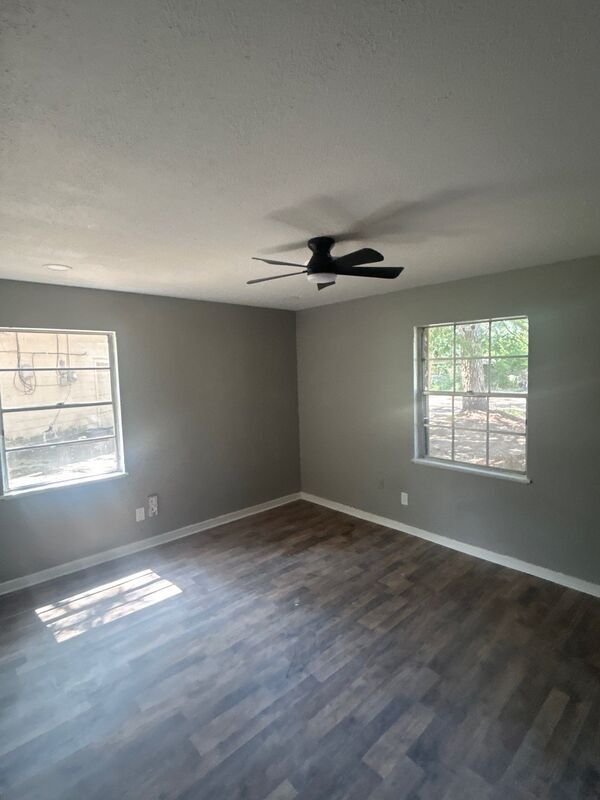 Building Photo - 1114 Garden Park Dr