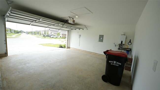 Building Photo - 28507 Texas Sparrow Ln