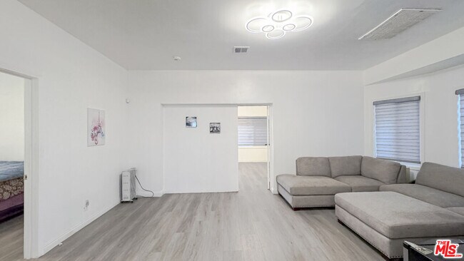 Building Photo - 1207 S Harvard Blvd