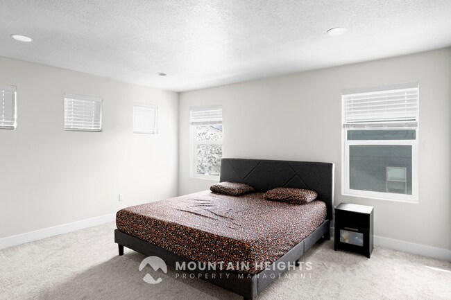 Building Photo - 2191 W Northridge Dr