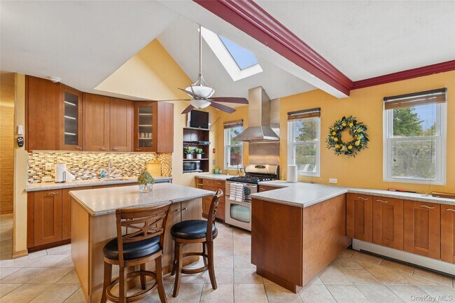 Building Photo - 3 Meadowgrass Ln