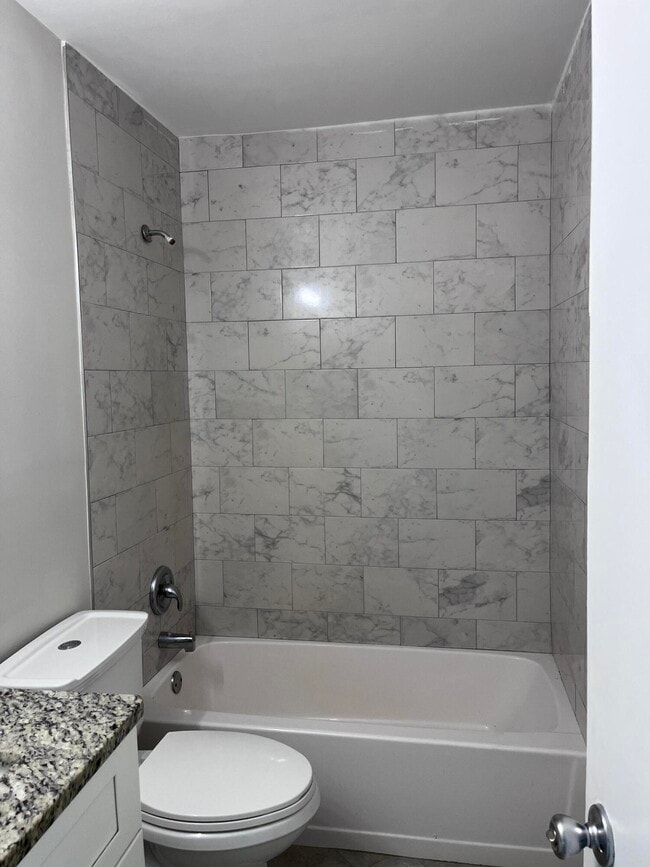 Building Photo - 8760 Lyndall Ln